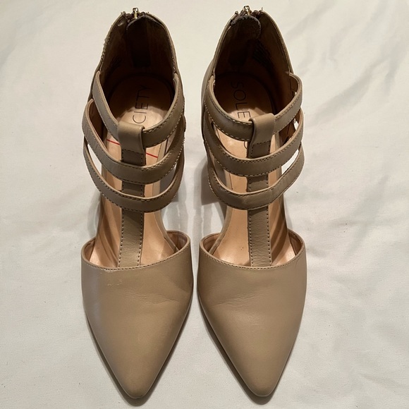 Sole Society Shoes - Sole Society nude heels size 7